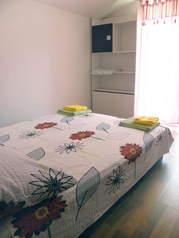 Apartments Mani 트로기르 객실 사진